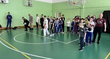 День защитников Отечества и 8 марта. Фото