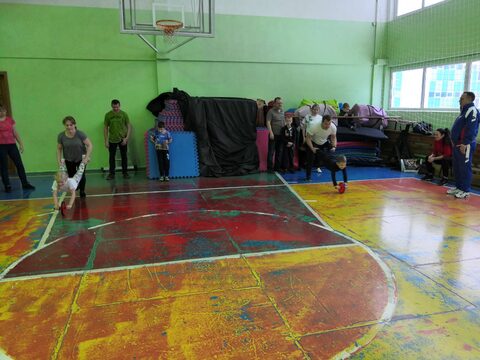 Веселые старты "Спортивная семья" (1Г, 2Г, 2Д, 3Г классы) (СОШ №59) (октябрь 2019 года)