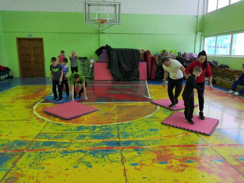 Веселые старты "Спортивная семья" (1Г, 2Г, 2Д, 3Г классы) (СОШ №59) (октябрь 2019 года)