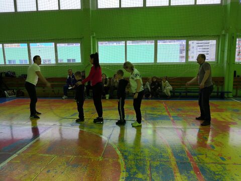Веселые старты "Спортивная семья" (1Г, 2Г, 2Д, 3Г классы) (СОШ №59) (октябрь 2019 года)