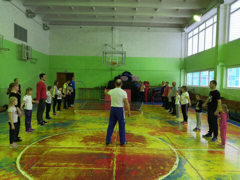 Веселые старты "Спортивная семья" (1Г, 2Г, 2Д, 3Г классы) (СОШ №59) (октябрь 2019 года)